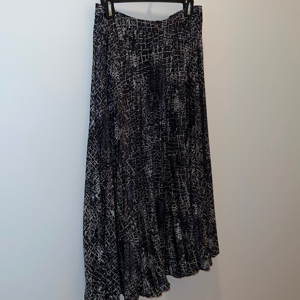 Vince camuto pleated silk skirt